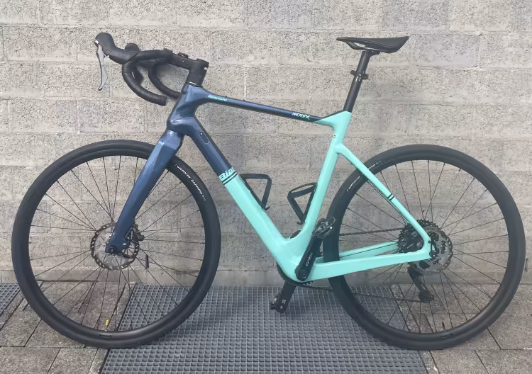 Bianchi Arcadex Carbon Grx 810