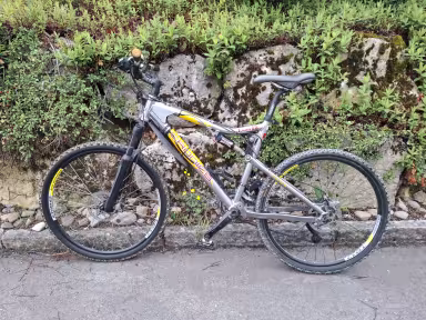 Cronics Trail Fs / Double Suspension !