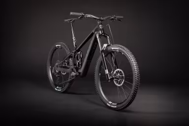 Pivot Amp'd Pro