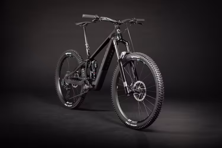 Pivot Amp'd Pro
