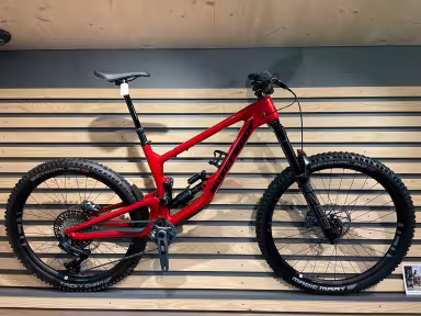 Nukeproof Giga Carbon Pro