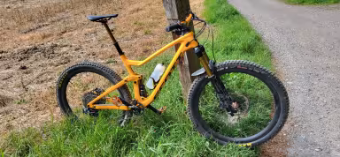SCOTT Genius Tuned Axs