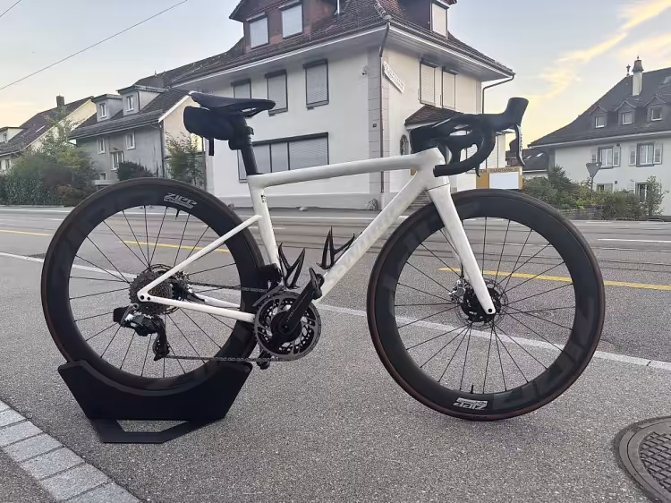 SPECIALIZED S-Works Tarmac SL8 – SRAM Red eTap AXS