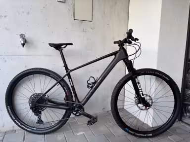 Cube Elite C:62 One Carbon'n'black