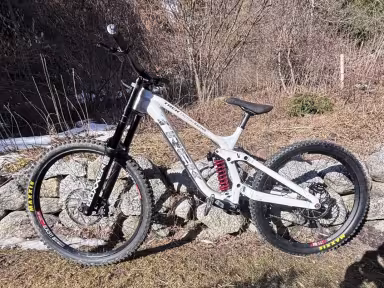 TREK Session 9 X01