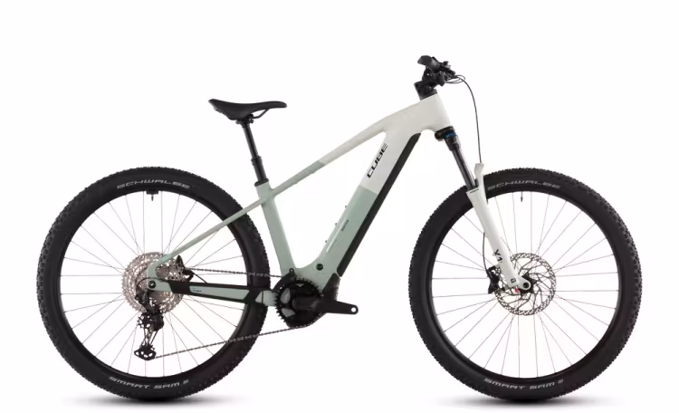 Cube Reaction Hybrid Pro 800