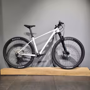 SCOTT Contessa Scale 930