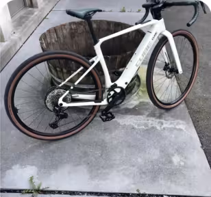 Cube Nuroad Hybrid C:62 Race 400X
