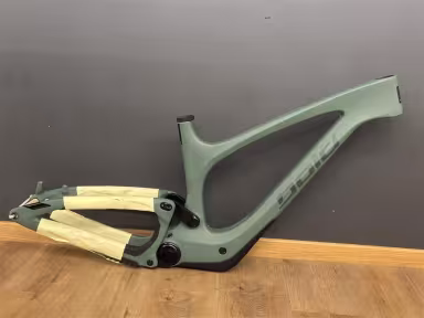 Bold Unplugged Frameset