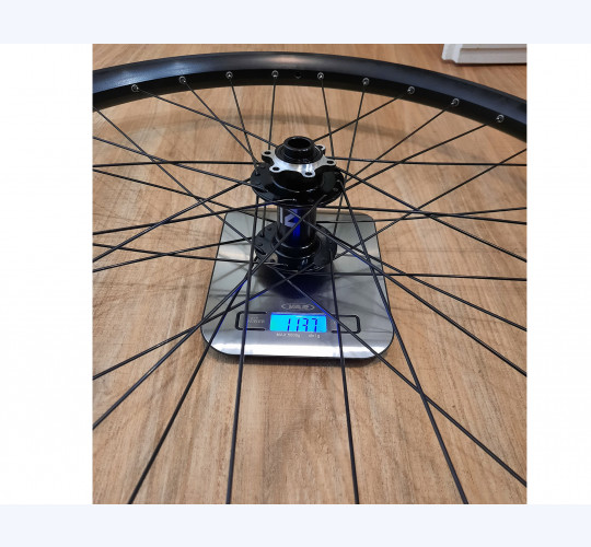 Vorderrad Novatec D041SB-15 + Alexrims EM-30 27.5″ (100/15mm ThruAxle)