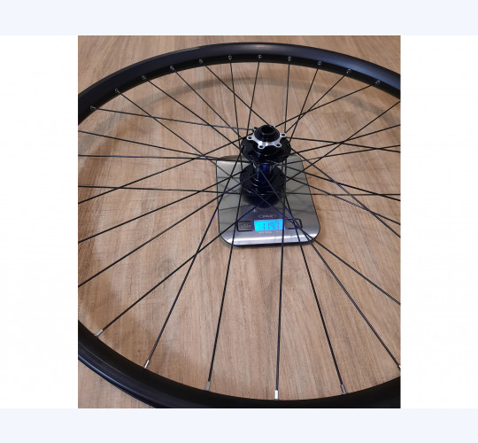 Vorderrad Novatec D041SB-15 + Alexrims EM-30 29″ (100/15mm ThruAxle)