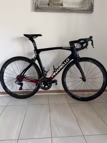 Pinarello F12.