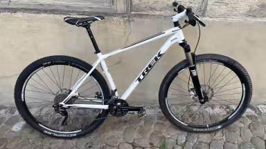 TREK Superfly 5