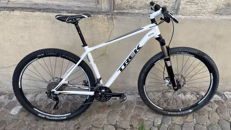 TREK Superfly 5