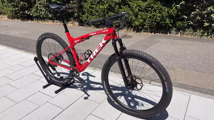 TREK Supercaliber 9.8 Gen 1