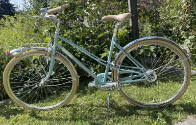 Creme Caferacer Lady Solo