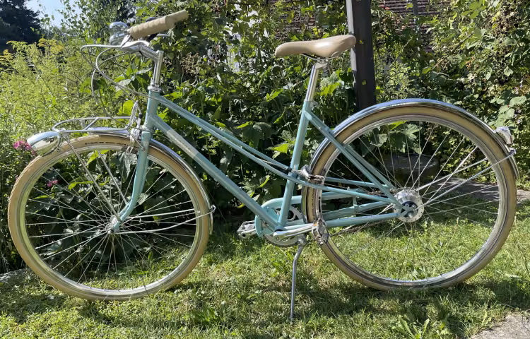 Creme Caferacer Lady Solo