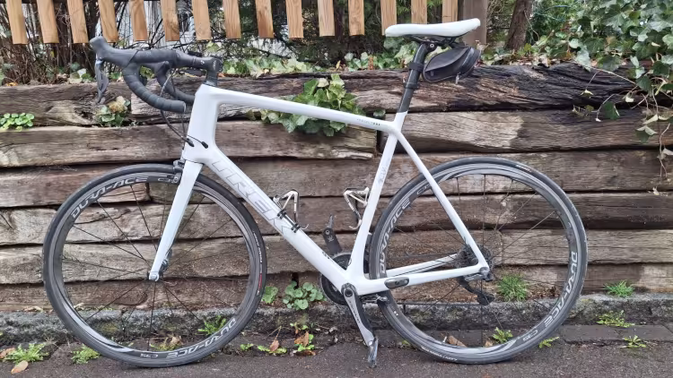 TREK Madone 7 Series