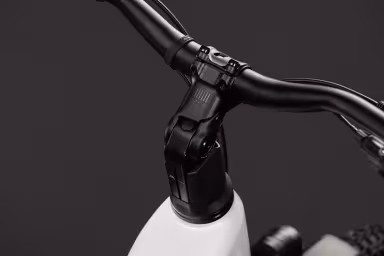 Cube Cube Nuride Hybrid Performance 720 Metallicwhite´n´grey