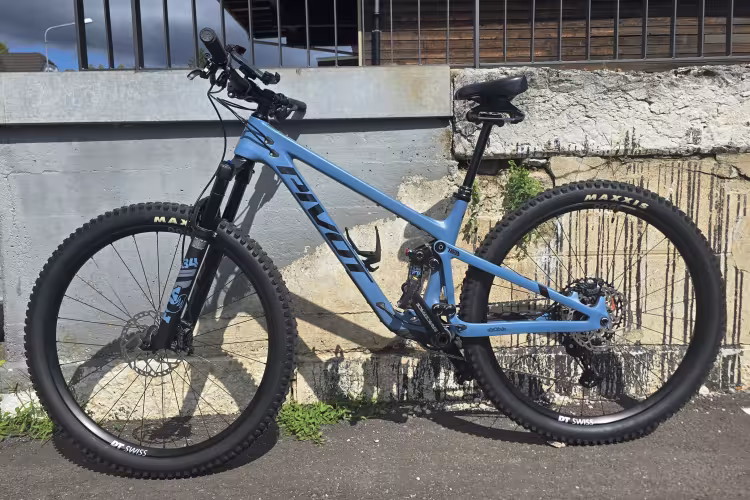 Pivot Trail 429 (Xt)