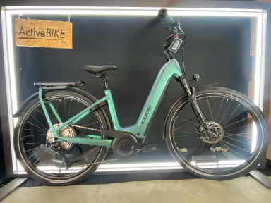 Cube  Kathmandu Hybrid Pro 800