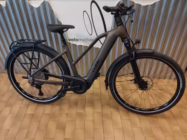 Cube Touring Hybrid Pro 800