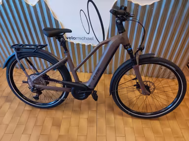 Cube Kathmandu Hybrid ONE 800