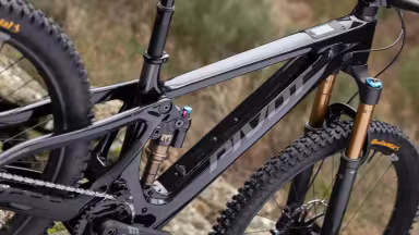 Pivot Shuttle Amp'd Mullet Mx Pro, Alloy Wheels