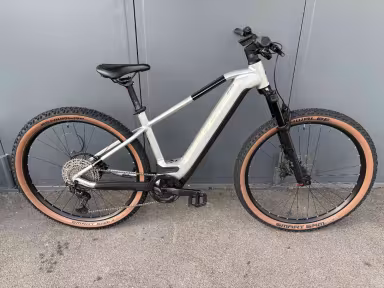 Cube Reaction Hybrid SLX 750