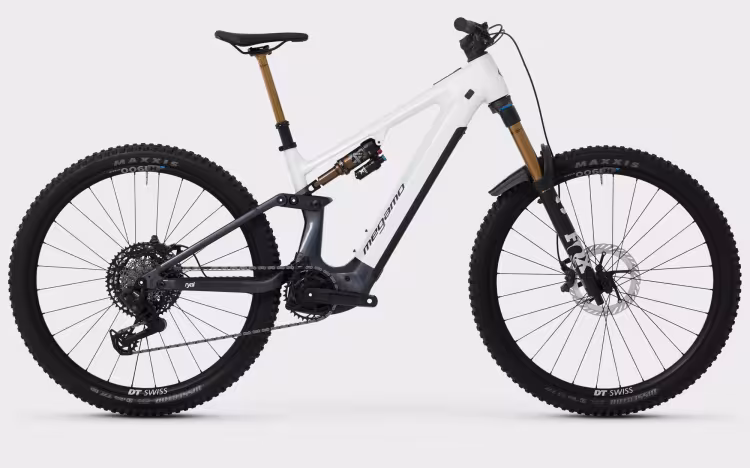 Megamo Ryal 03 Axs