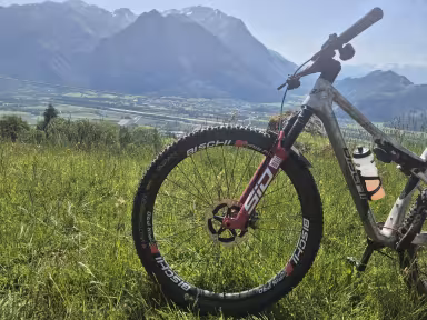 Bischibikes Fullsuspension Team Rock 2025
