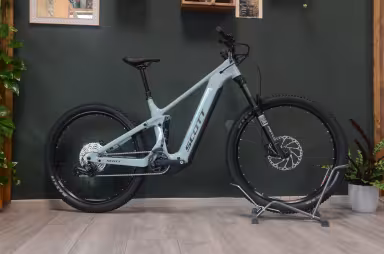 SCOTT Strike 30